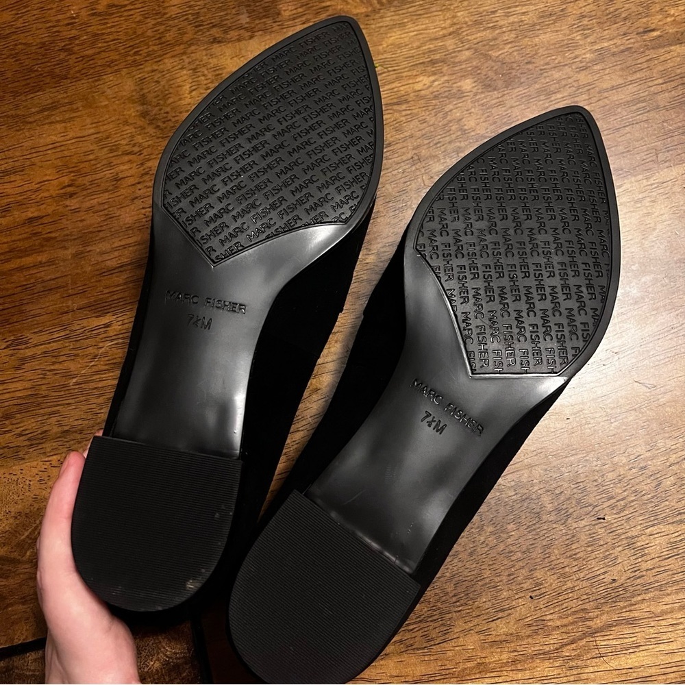 Marc Fisher Kneel Velvet Faux Pearl Point Loafer 7.5 - Picture 5 of 13
